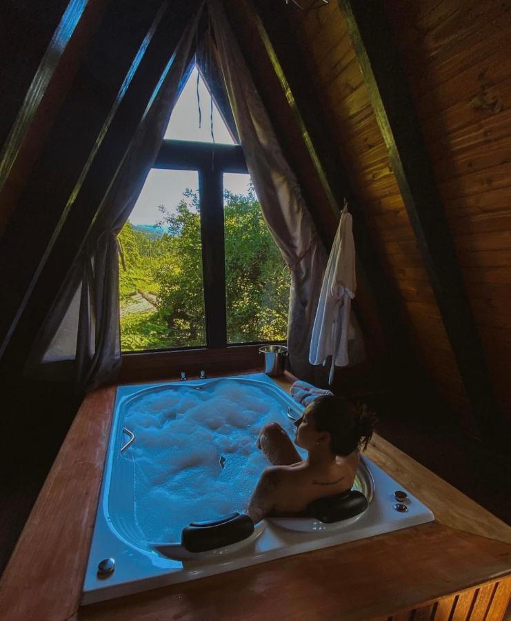 Lodge Mon *